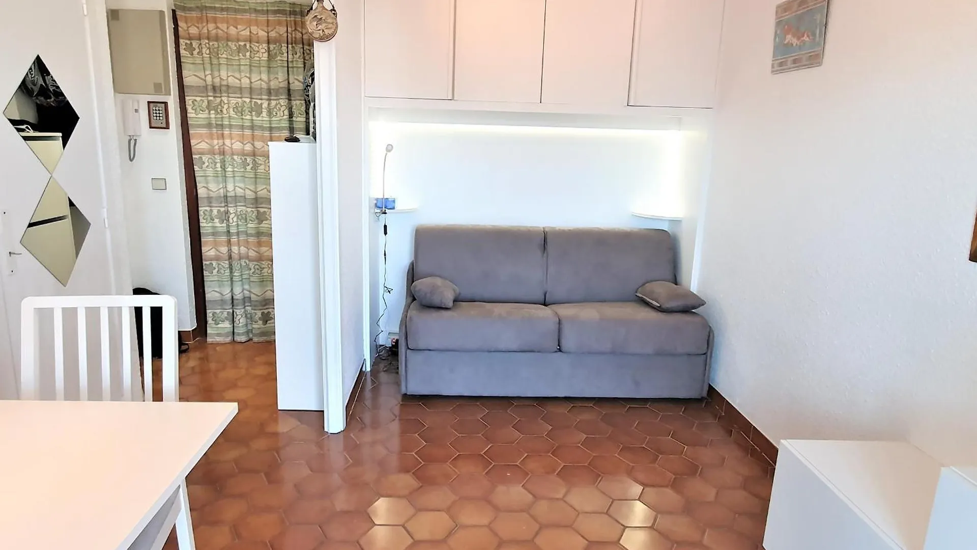 Studio Centre Sainte-Maxime Avec Parking - 2 Pers, Proche Mer, Loggia Equipee - Fr-1-780-37